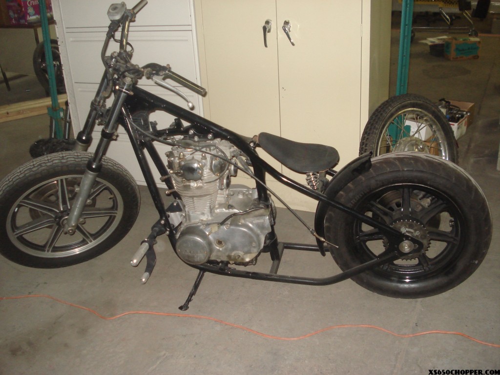 noid dsc03153 1024x768 xs650 Bar Bomber