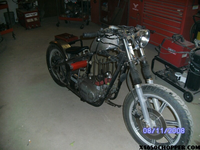 noid SANY0607 Getting closer.... 78 xs650 chopper