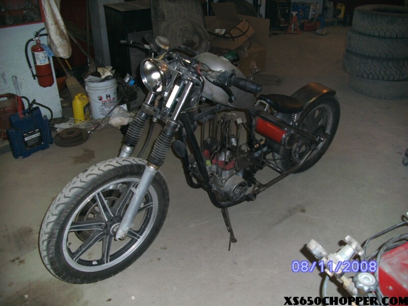 noid SANY0609 Getting closer.... 78 xs650 chopper