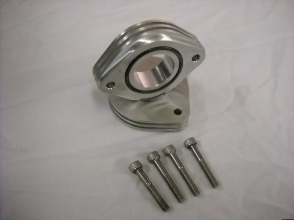 DSCN0168 587x440 XS650 finned 3/4 inch carb spacers