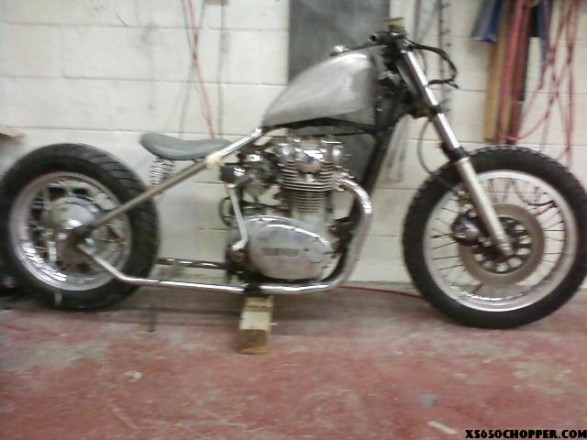 noid 043009 203900 587x440 Almost riding