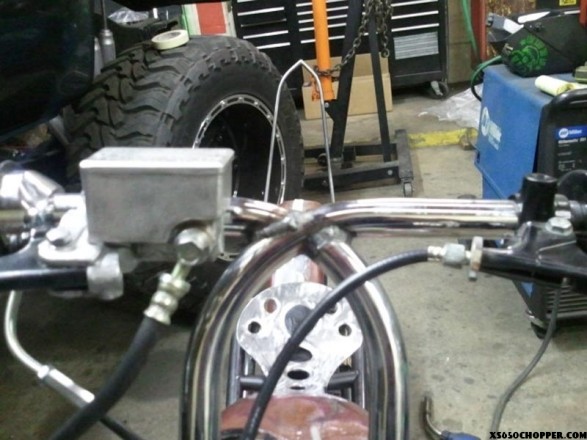 xs650 chop noid sissy bars 587x440 OTB Fabs scrap parts XS.