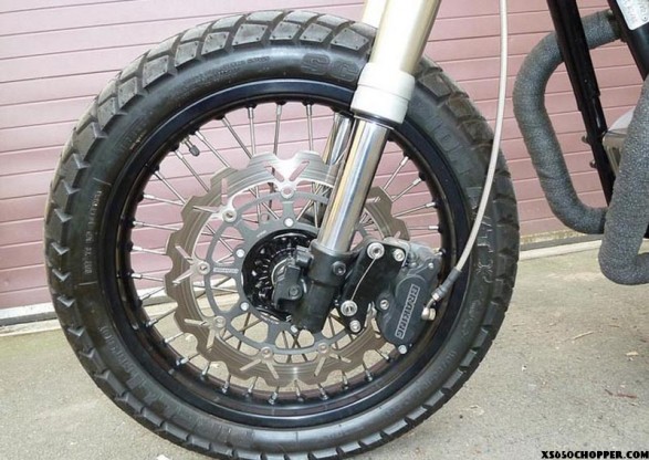 xs650-chop-6104011665_b46192b804_z xs650 chop 6104011665 b46192b804 z 587x416 XS 650 tracker made in France by Max Power