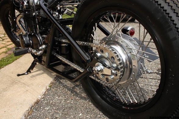 xs650 chop noid fong6 587x391 Fong Bros Basic Black Bike