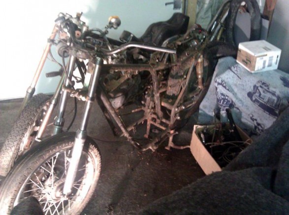 xs650 noid 10150119682423676 587x438 Hater Cycles model Kombat